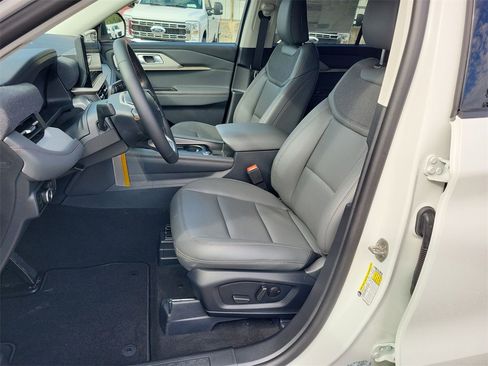 New 2026 Ford Explorer Active image 13