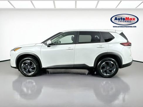 Used 2025 Nissan Rogue SV image 8