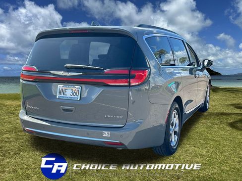 Used 2022 Chrysler Pacifica Limited image 8