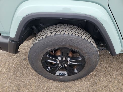 Used 2023 Jeep Wrangler Unlimited Sahara image 10