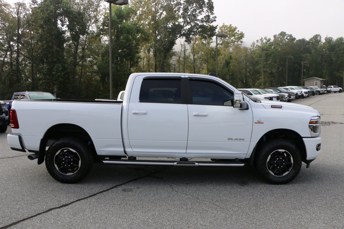 Used 2025 RAM 2500 Laramie AWD/4WD image 9
