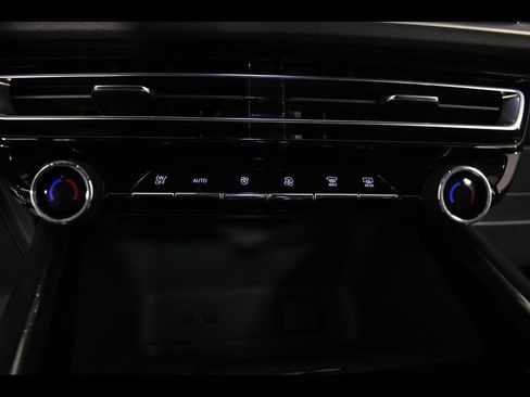Used 2024 Chevrolet Traverse LT w/ Enhanced Driving Package FWD image 28