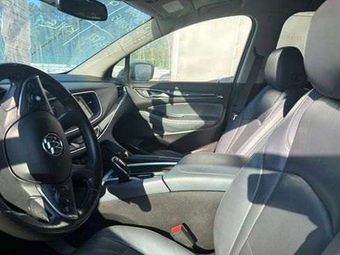 Used 2018 Buick Enclave Essence AWD/4WD image 12
