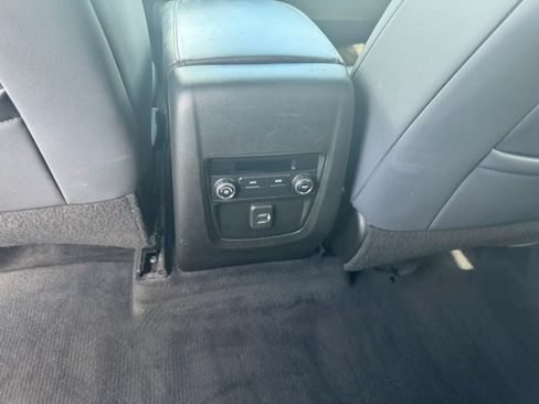 Used 2021 Buick Enclave Essence FWD image 19