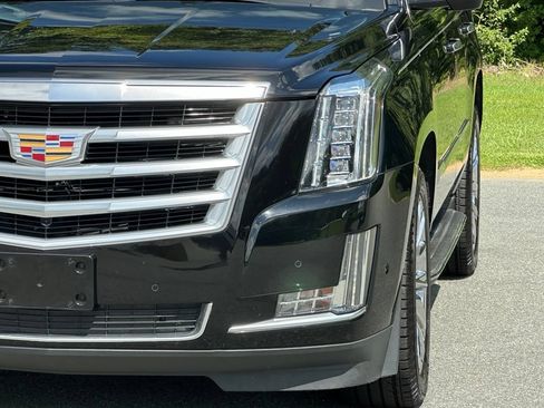 Used 2018 Cadillac Escalade Luxury AWD/4WD image 99