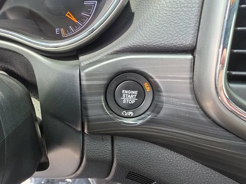 Used 2021 Jeep Grand Cherokee Laredo RWD image 24