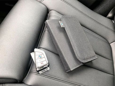 Used 2022 BMW X5 xDrive45e image 10