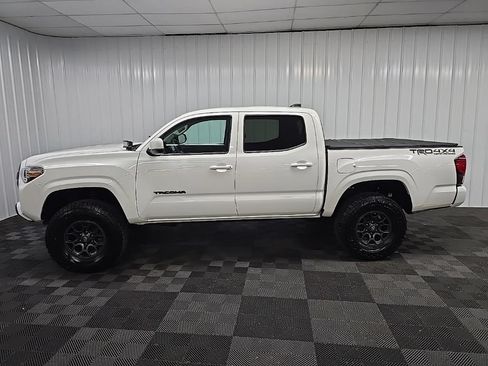 Used 2022 Toyota Tacoma SR AWD/4WD image 5