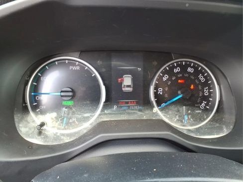 Used 2022 Toyota RAV4 LE AWD/4WD image 16