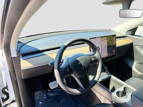 Used 2021 Tesla Model Y Performance image 26