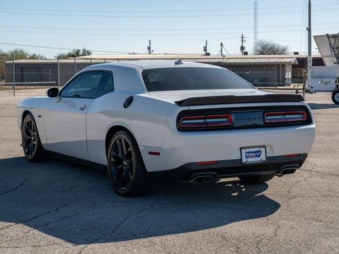 Used 2023 Dodge Challenger R/T w/ Plus Package image 5