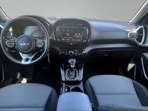 Certified 2023 Kia Soul LX w/ LX Technology Package FWD image 7