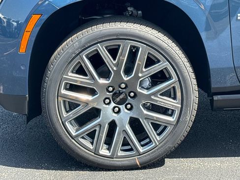 New 2026 GMC Yukon Denali Ultimate AWD/4WD image 12