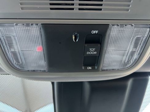 Used 2019 Honda Odyssey EX image 43