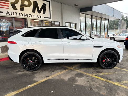 Used 2017 Jaguar F-PACE S image 8