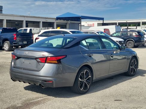 Used 2024 Nissan Altima 2.5 SR FWD image 5