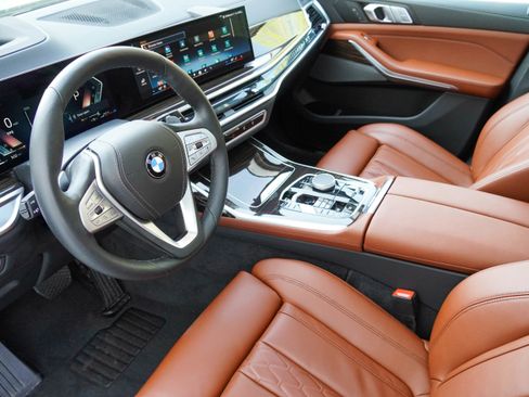 Used 2026 BMW X7 xDrive40i image 9