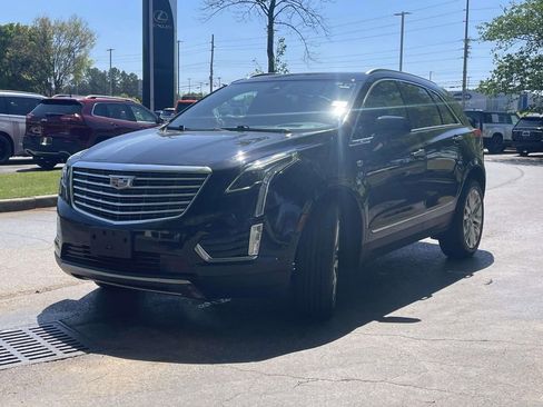 Used 2017 Cadillac XT5 Platinum w/ Driver Assist Package AWD/4WD image 5