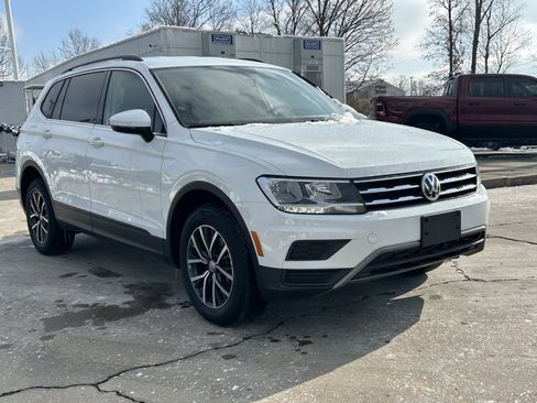 Used 2019 Volkswagen Tiguan SE image 4
