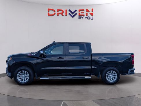 Used 2022 Chevrolet Silverado 1500 LT w/ Z71 Off-Road Package AWD/4WD image 2