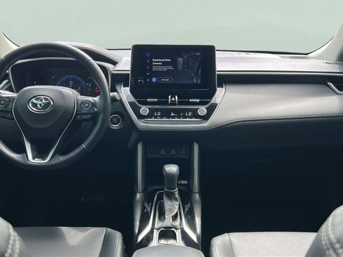 Used 2023 Toyota Corolla Cross XLE w/ Convenience Package FWD image 17