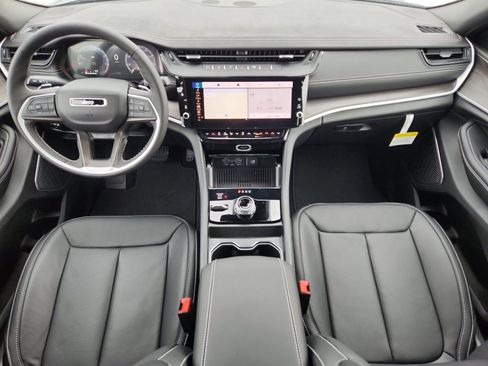 New 2026 Jeep Grand Cherokee Limited AWD/4WD image 13