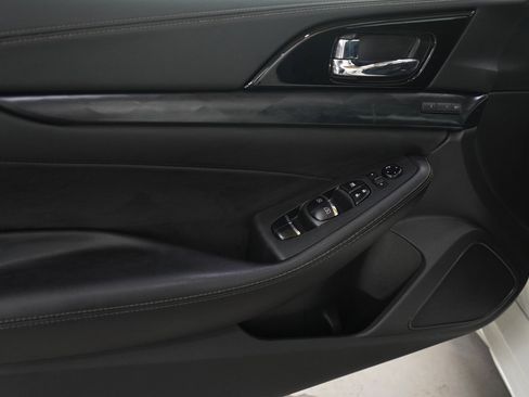 Used 2023 Nissan Maxima Platinum FWD image 23