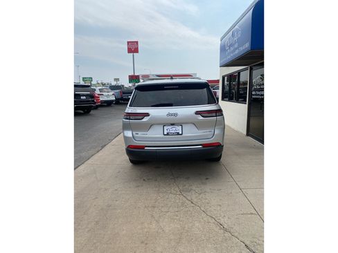 Used 2021 Jeep Grand Cherokee L Limited AWD/4WD image 5