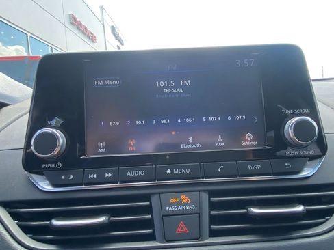 Used 2023 Nissan Altima 2.5 S FWD image 22