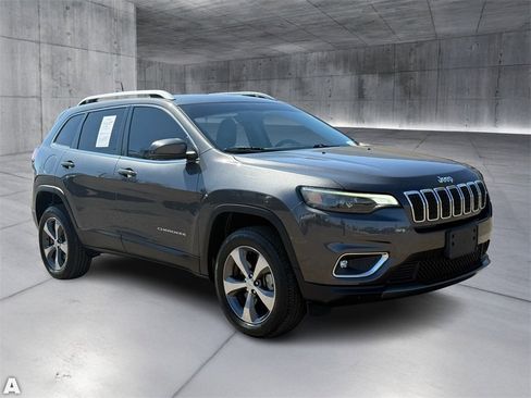 Used 2019 Jeep Cherokee Limited w/ Luxury Group image 9