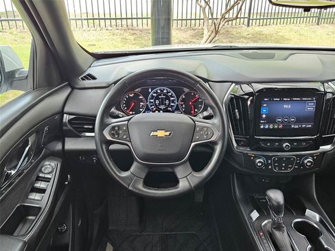 Used 2023 Chevrolet Traverse High Country AWD/4WD image 12