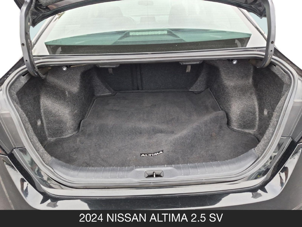 Used 2024 Nissan Altima 2.5 SV FWD image 24