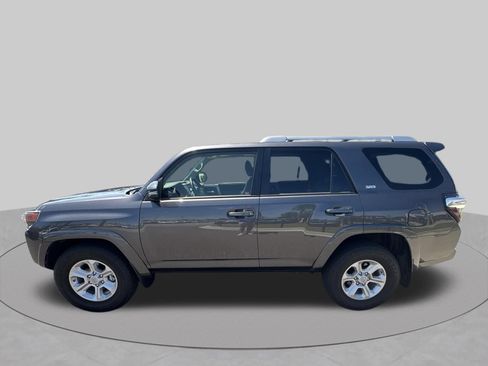 Used 2018 Toyota 4Runner SR5 Premium RWD image 3