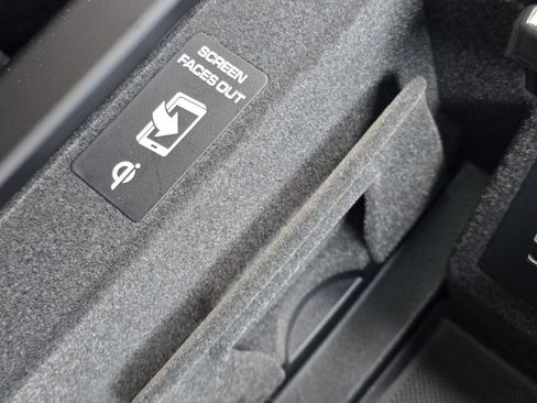 Certified 2024 Porsche Macan image 26