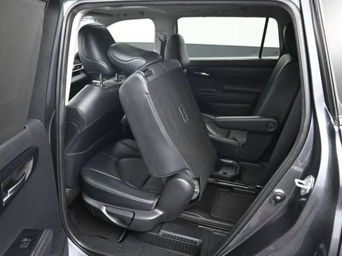 Used 2020 Toyota Highlander XLE AWD/4WD image 28