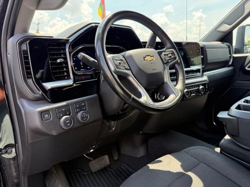 Used 2025 Chevrolet Silverado 3500 LT w/ Safety Package AWD/4WD image 18