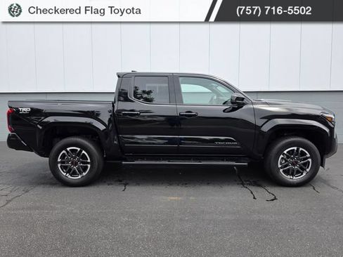 Used 2025 Toyota Tacoma TRD Sport AWD/4WD image 9