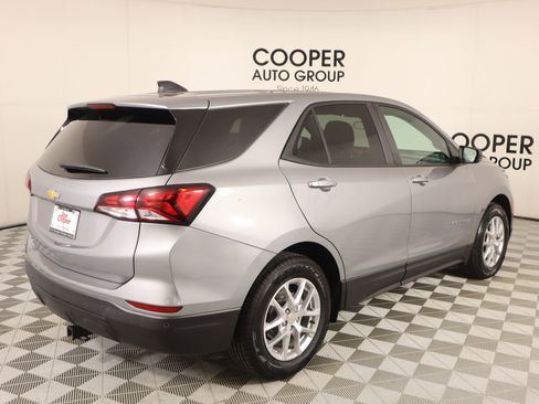 Used 2024 Chevrolet Equinox LS w/ LS Convenience Package image 19