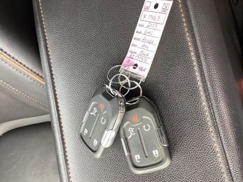 Used 2023 GMC Acadia AT4 w/ Technology Package image 27