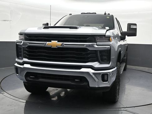 Used 2025 Chevrolet Silverado 2500 LT AWD/4WD image 9