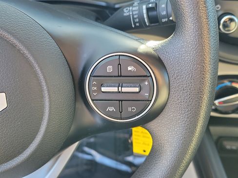 Used 2023 Kia Soul LX image 24