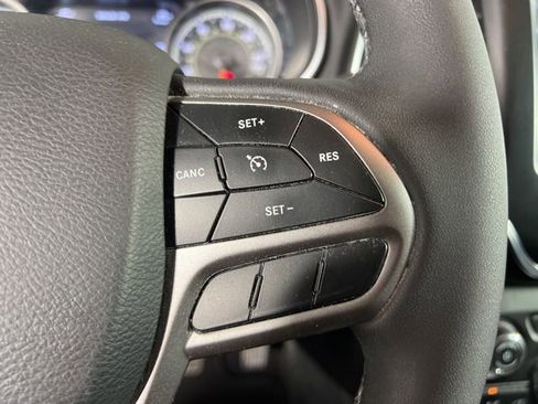 Used 2022 Jeep Cherokee Latitude Lux w/ Sun & Sound Group image 17