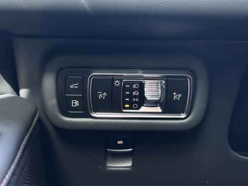 New 2026 Lincoln Nautilus Premier image 22