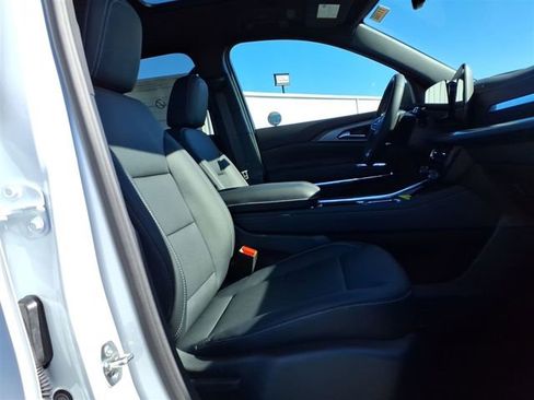 New 2026 Chevrolet Traverse LT w/ Sun and Wheel Package image 28