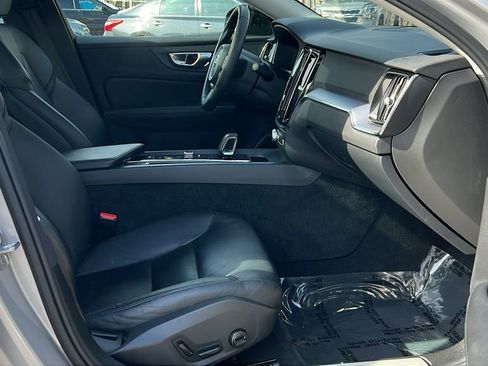 Used 2024 Volvo S60 B5 Core image 9