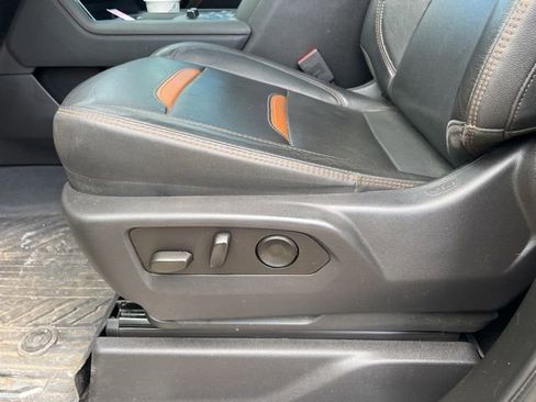Used 2024 GMC Sierra 2500 AT4 w/ AT4 Preferred Package AWD/4WD image 16