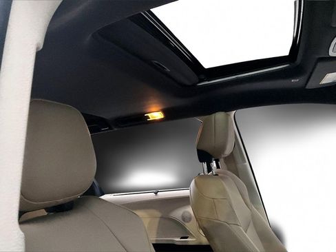 Certified 2021 Toyota Sienna XLE image 26