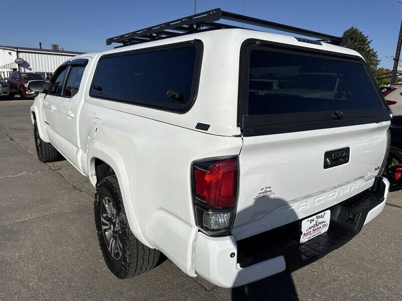 Used 2016 Toyota Tacoma TRD Sport AWD/4WD image 5