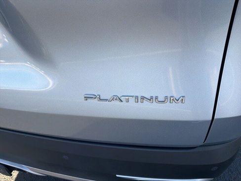 Used 2024 Toyota Grand Highlander AWD Hybrid image 16