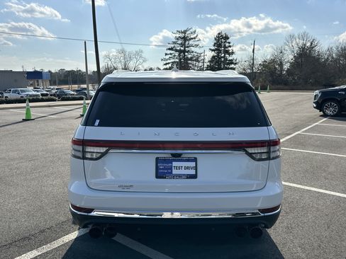 Used 2022 Lincoln Aviator Reserve w/ Equipment Group 201A image 7